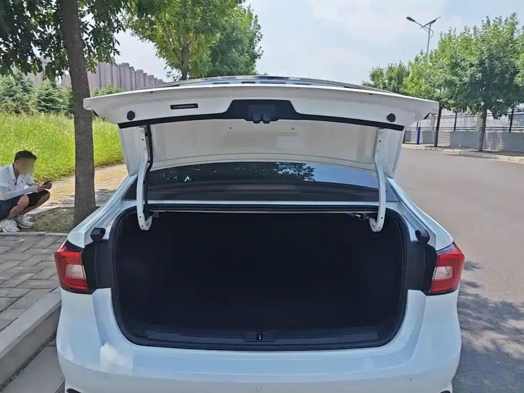 Roewe i5 2019 1.5L Automatic 4G Connected Langhao Edition — миниатюра 19