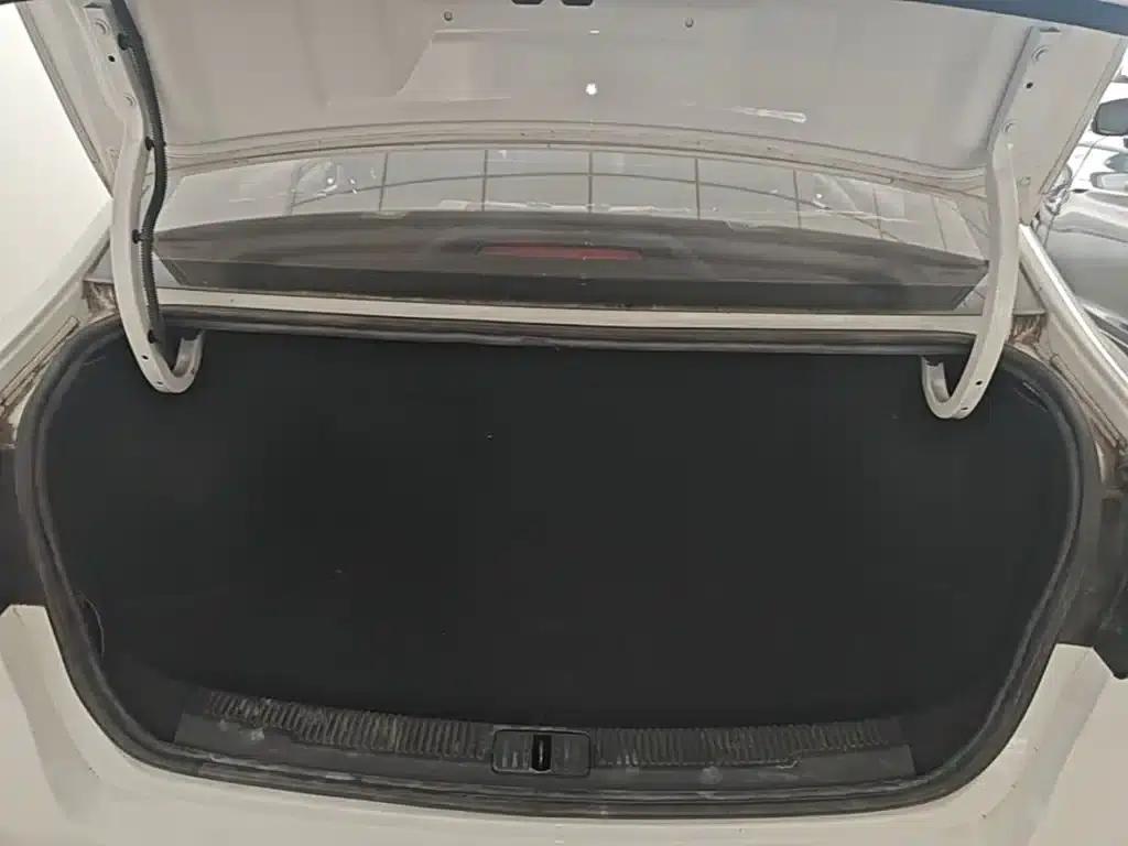 Roewe i5 2020 1.5L Automatic 4G Connected Leading Flagship Edition — миниатюра 19