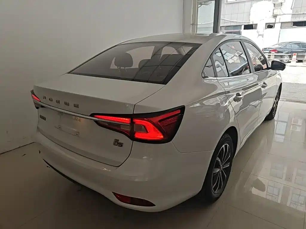 Roewe i5 2020 1.5L Automatic 4G Connected Leading Flagship Edition — миниатюра 7