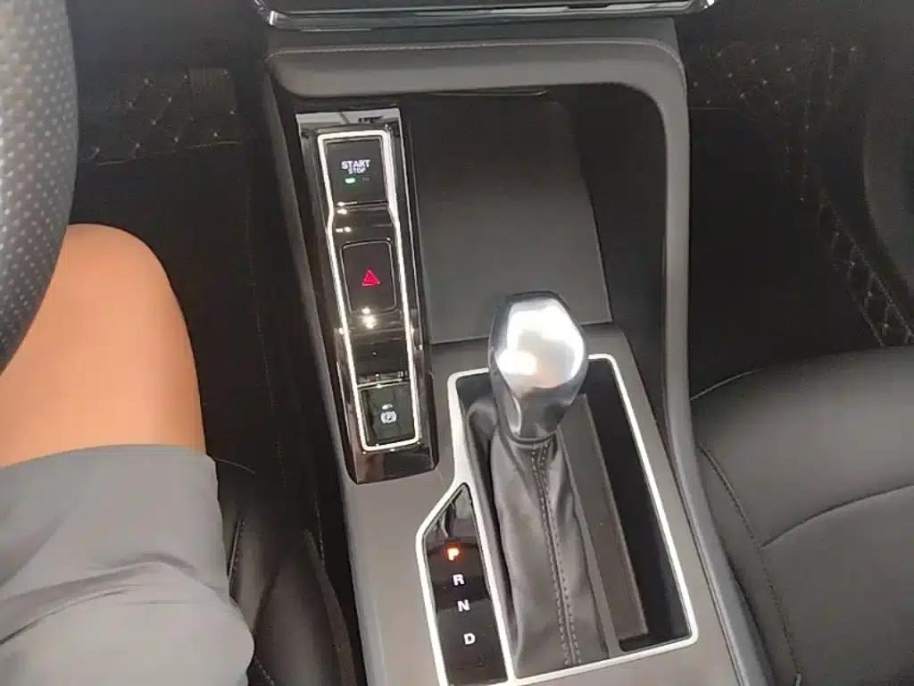 Roewe i5 2023 1.5L CVT Premium Edition — миниатюра 14