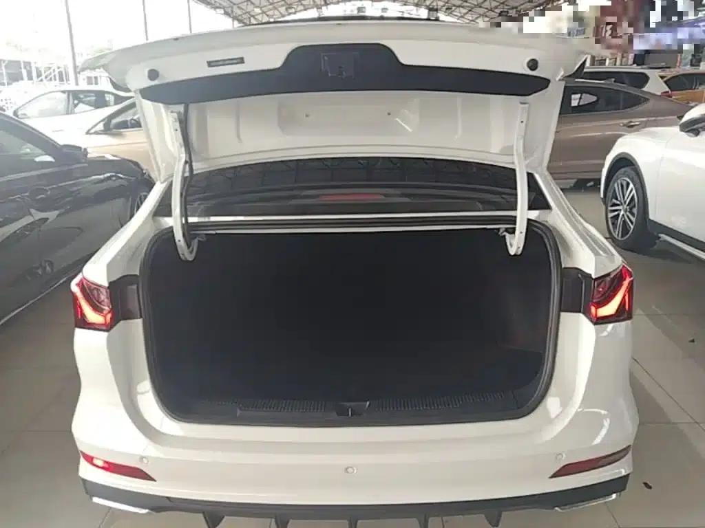 Roewe i5 2023 1.5L CVT Premium Edition — миниатюра 19