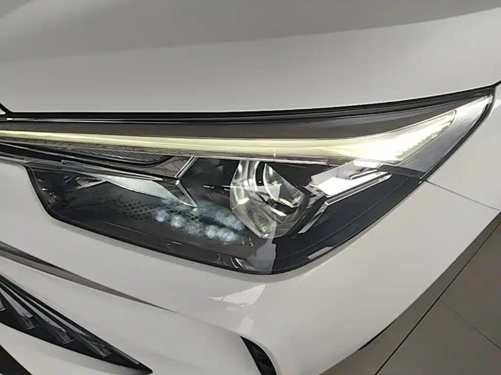 Roewe i5 2023 1.5L CVT Premium Edition — миниатюра 24