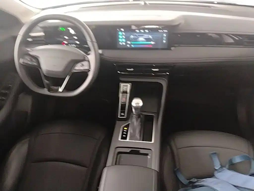 Roewe i5 2023 1.5L CVT Premium Edition — миниатюра 10