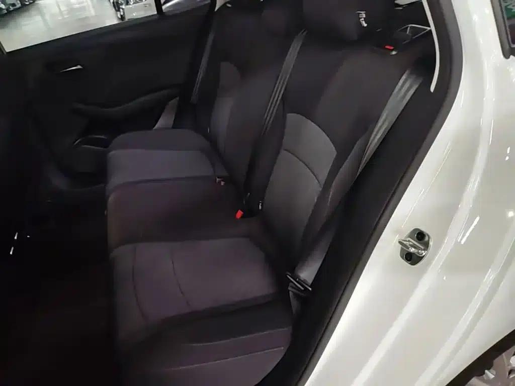 Roewe i5 2023 1.5L Manual Comfort Edition — миниатюра 17