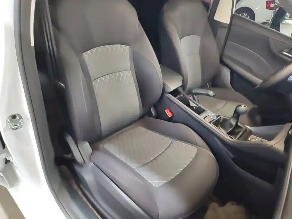 Roewe i5 2023 1.5L Manual Comfort Edition — миниатюра 25