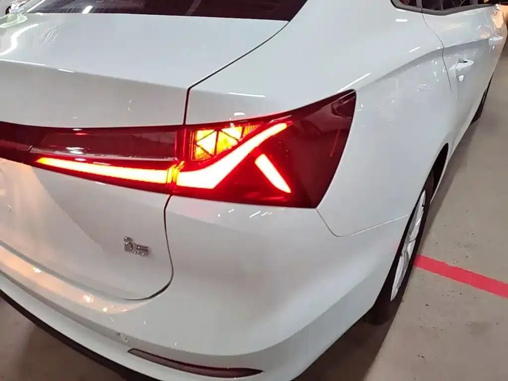 Roewe i5 2023 1.5L Manual Comfort Edition — миниатюра 8