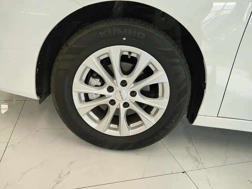 Roewe i5 2023 1.5L Manual Premium Edition — миниатюра 23