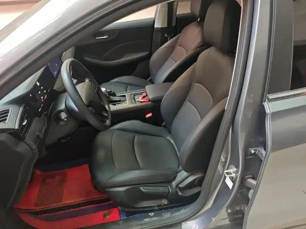 Roewe i5 2026 1.5L CVT Premium Edition — миниатюра 15