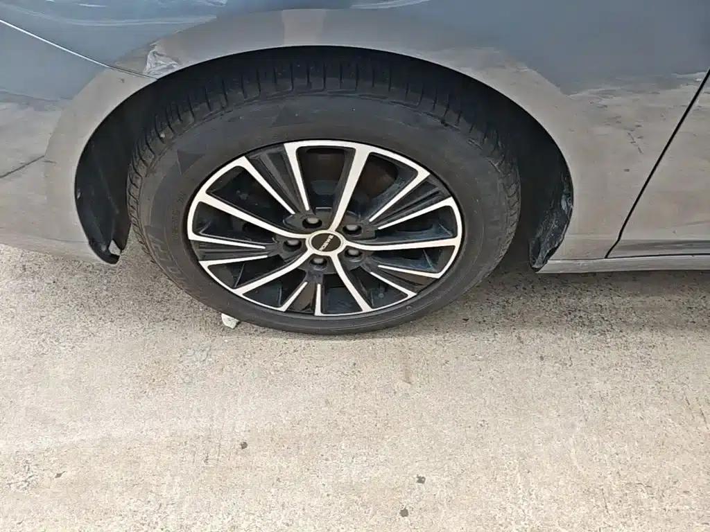 Roewe i5 2021 Facelift 1.5L CVT Diamond Edition — миниатюра 23