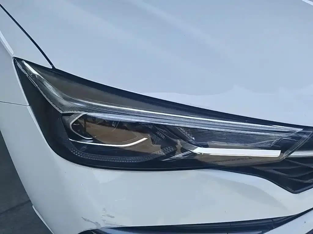 Roewe i5 2021 1.5L CVT Platinum Edition — миниатюра 13