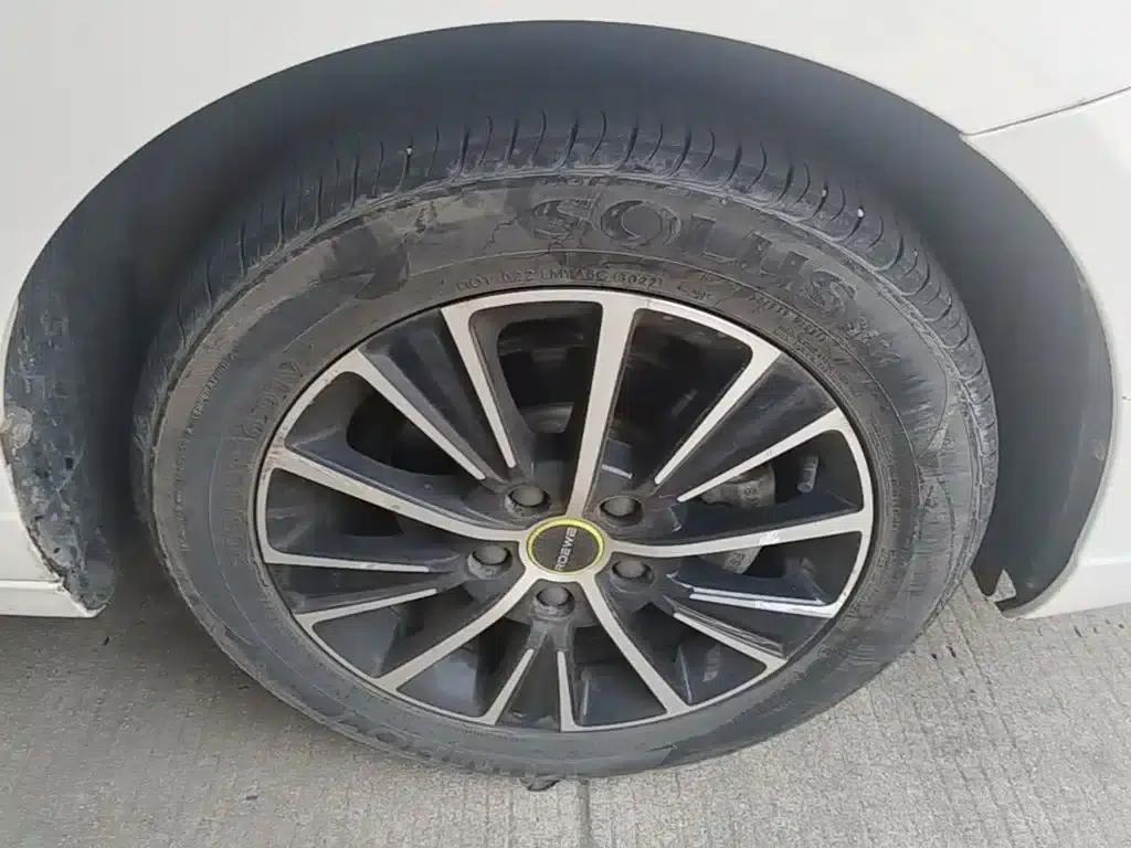Roewe i5 2021 1.5L CVT Platinum Edition — миниатюра 14