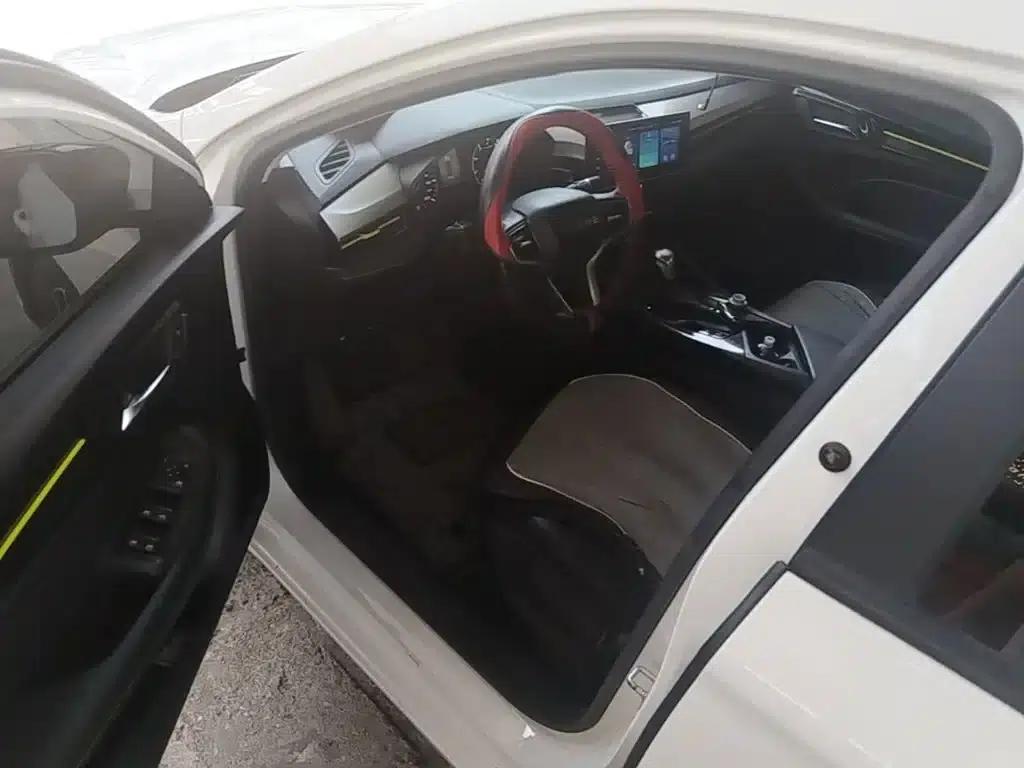 Roewe i5 2021 1.5L CVT Platinum Edition — миниатюра 23