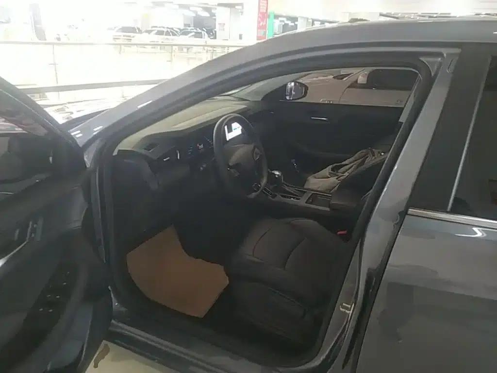 Roewe i5 2023 1.5L CVT Premium Edition — миниатюра 16