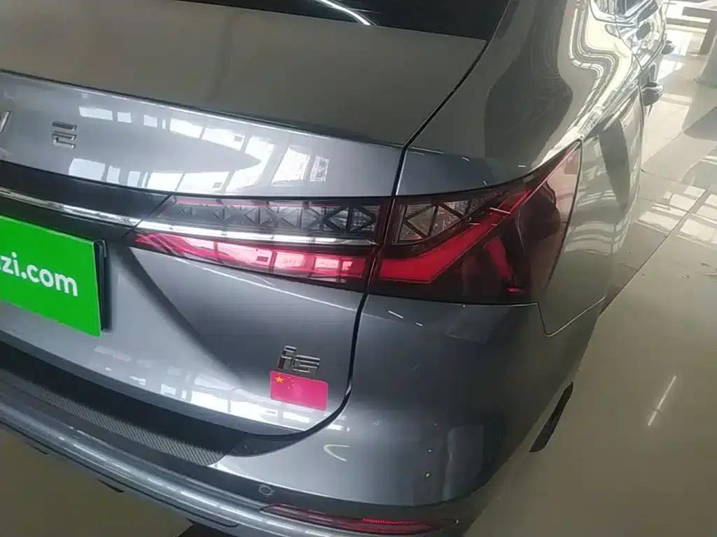 Roewe i5 2023 1.5L CVT Premium Edition — миниатюра 8