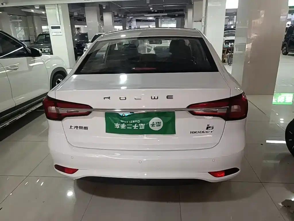 Roewe i5 2020 1.5L Automatic 4G Connected Leading Flagship Edition — миниатюра 6