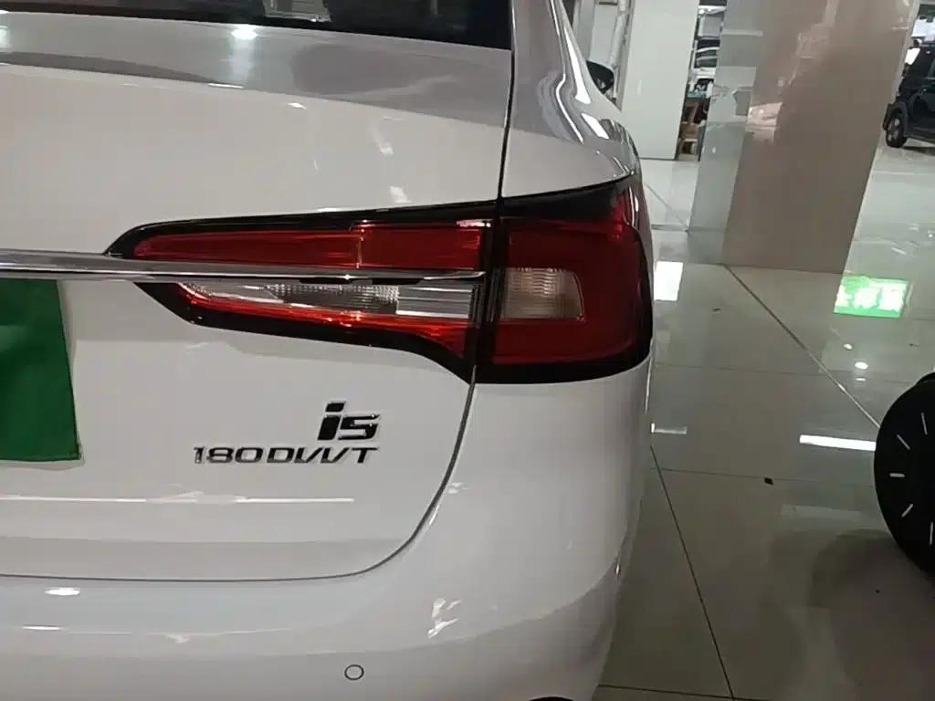 Roewe i5 2020 1.5L Automatic 4G Connected Leading Flagship Edition — миниатюра 8