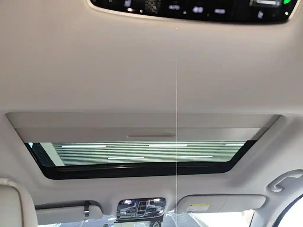 Roewe iMAX8 2022 400TGI Premium Edition — миниатюра 18