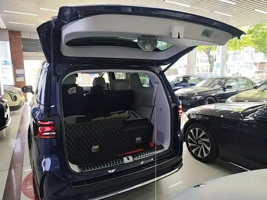 Roewe iMAX8 2022 400TGI Premium Edition — миниатюра 19