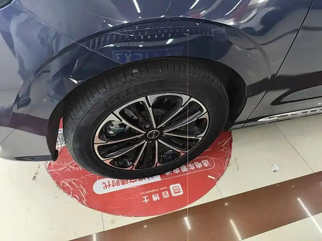 Roewe iMAX8 2022 400TGI Premium Edition — миниатюра 23