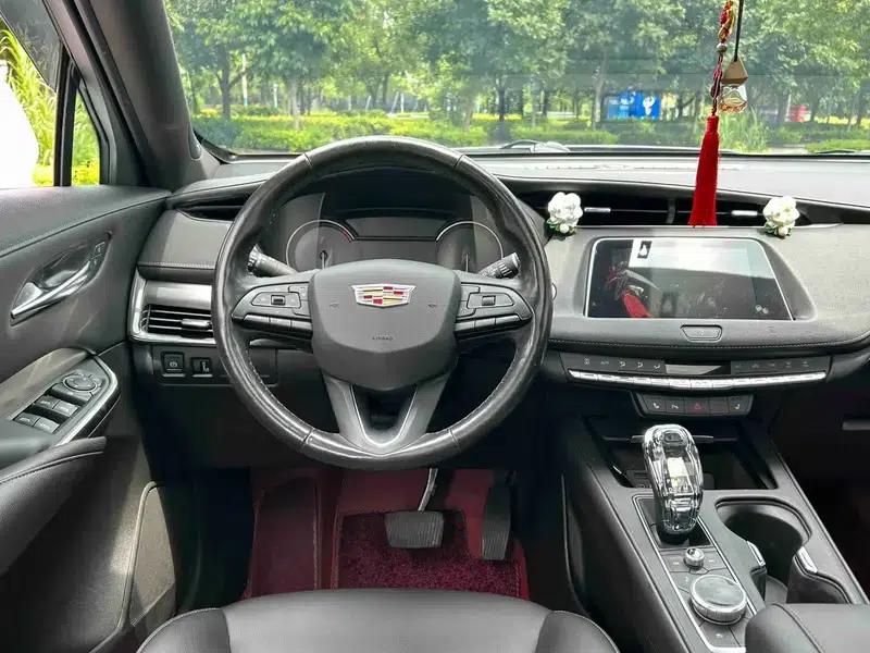 2018 Cadillac XT4 28T Two-Wheel Drive Premium Edition — миниатюра 6