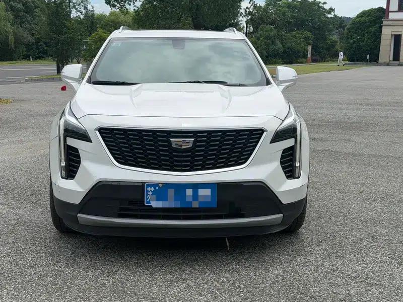 2018 Cadillac XT4 28T Two-Wheel Drive Premium Edition — миниатюра 2