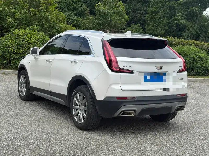 2018 Cadillac XT4 28T Two-Wheel Drive Premium Edition — миниатюра 4