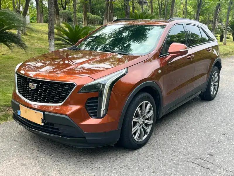 2018 Cadillac XT4 28T 2WD Luxury Sport — миниатюра 1