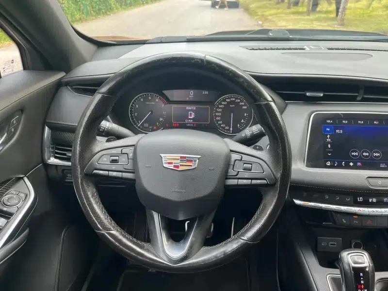 2018 Cadillac XT4 28T 2WD Luxury Sport — миниатюра 11