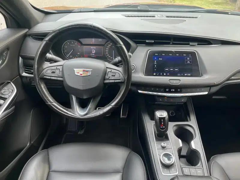 2018 Cadillac XT4 28T 2WD Luxury Sport — миниатюра 12