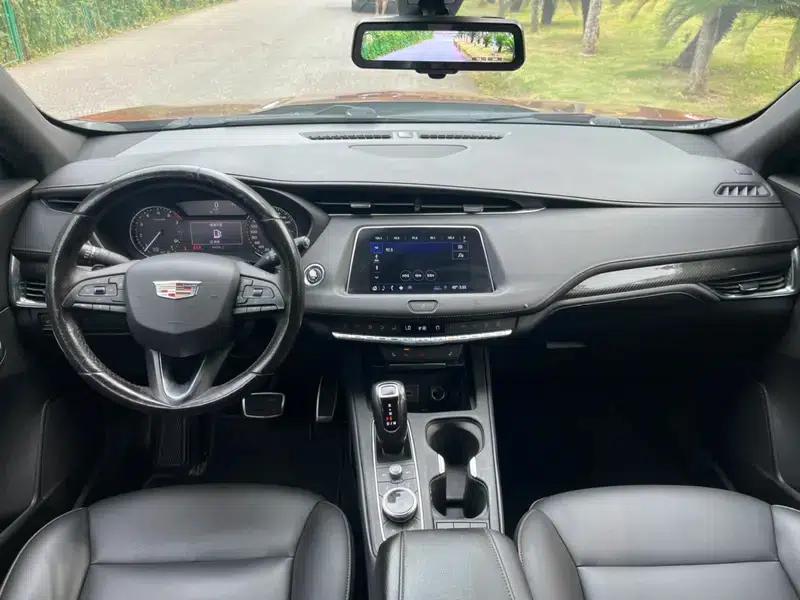 2018 Cadillac XT4 28T 2WD Luxury Sport — миниатюра 10