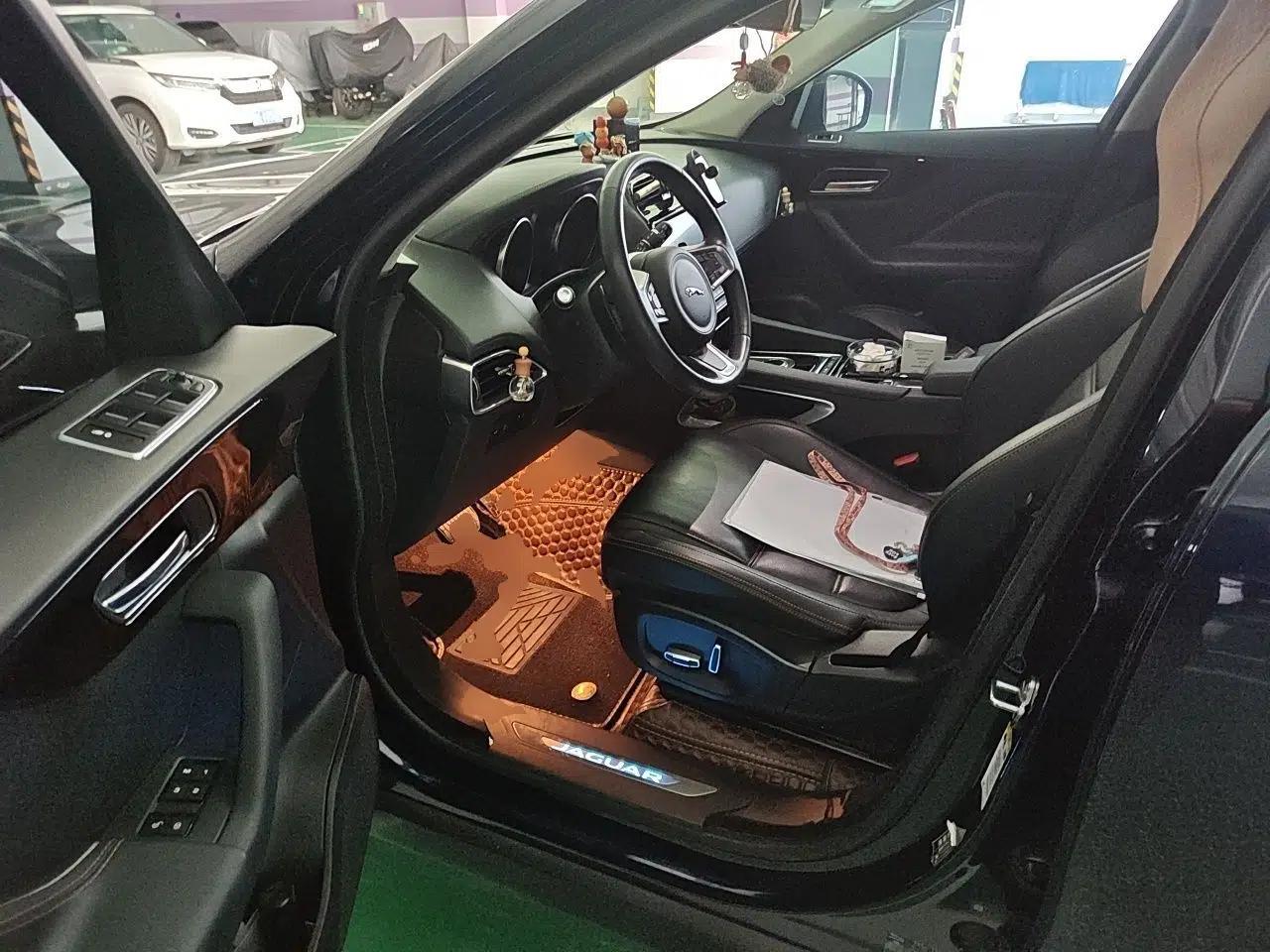 Jaguar F-PACE 2019 2.0T Four-Wheel Drive Urban Luxury Edition — миниатюра 16