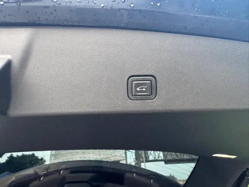 Cadillac XT6 2020 Facelift 28T 7-Seat AWD Premium Model — миниатюра 7