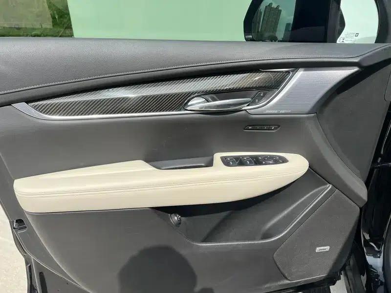 Cadillac XT6 2020 28T Six-Seat AWD Leading Sport — миниатюра 10