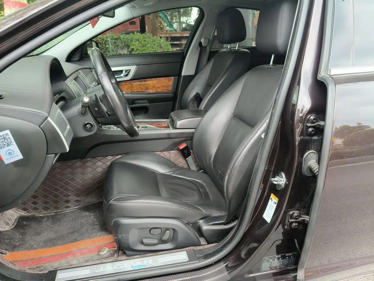 Jaguar XF 2015 XF 2.0T Luxury Edition — миниатюра 15