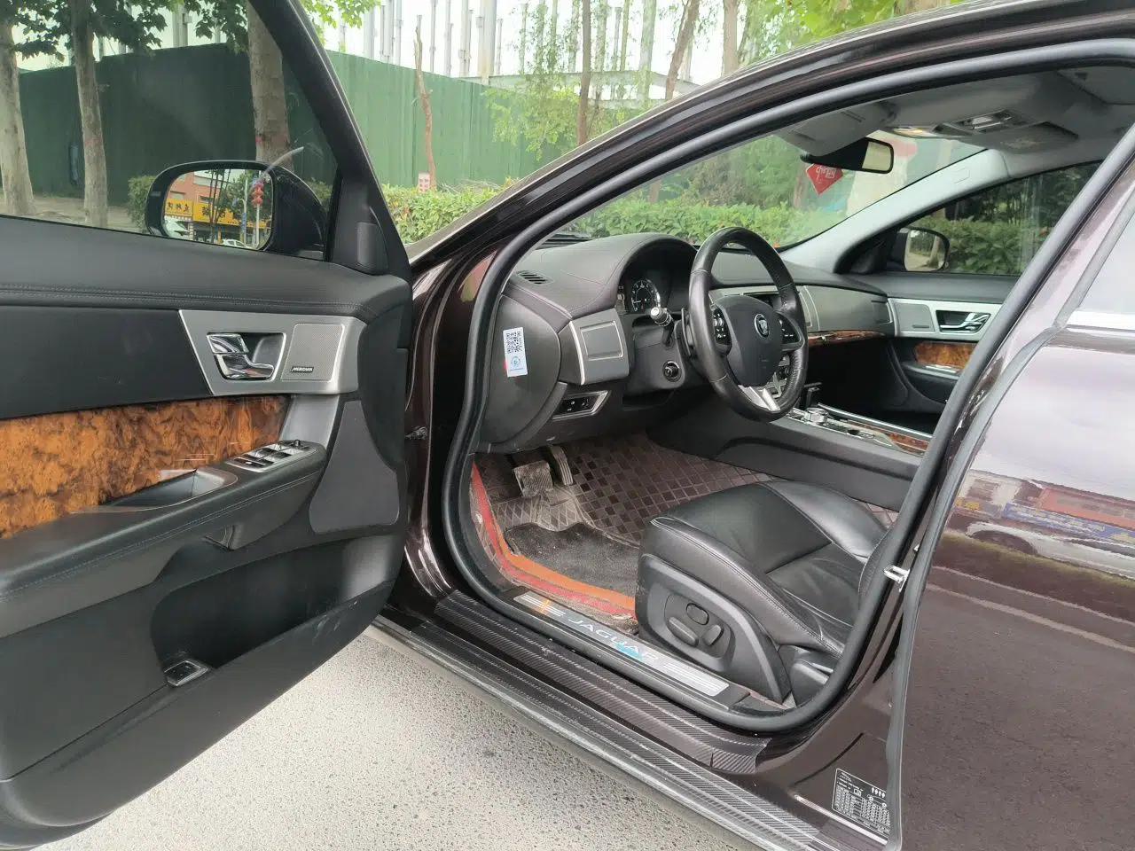 Jaguar XF 2015 XF 2.0T Luxury Edition — миниатюра 16