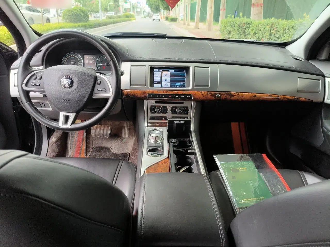 Jaguar XF 2015 XF 2.0T Luxury Edition — миниатюра 9