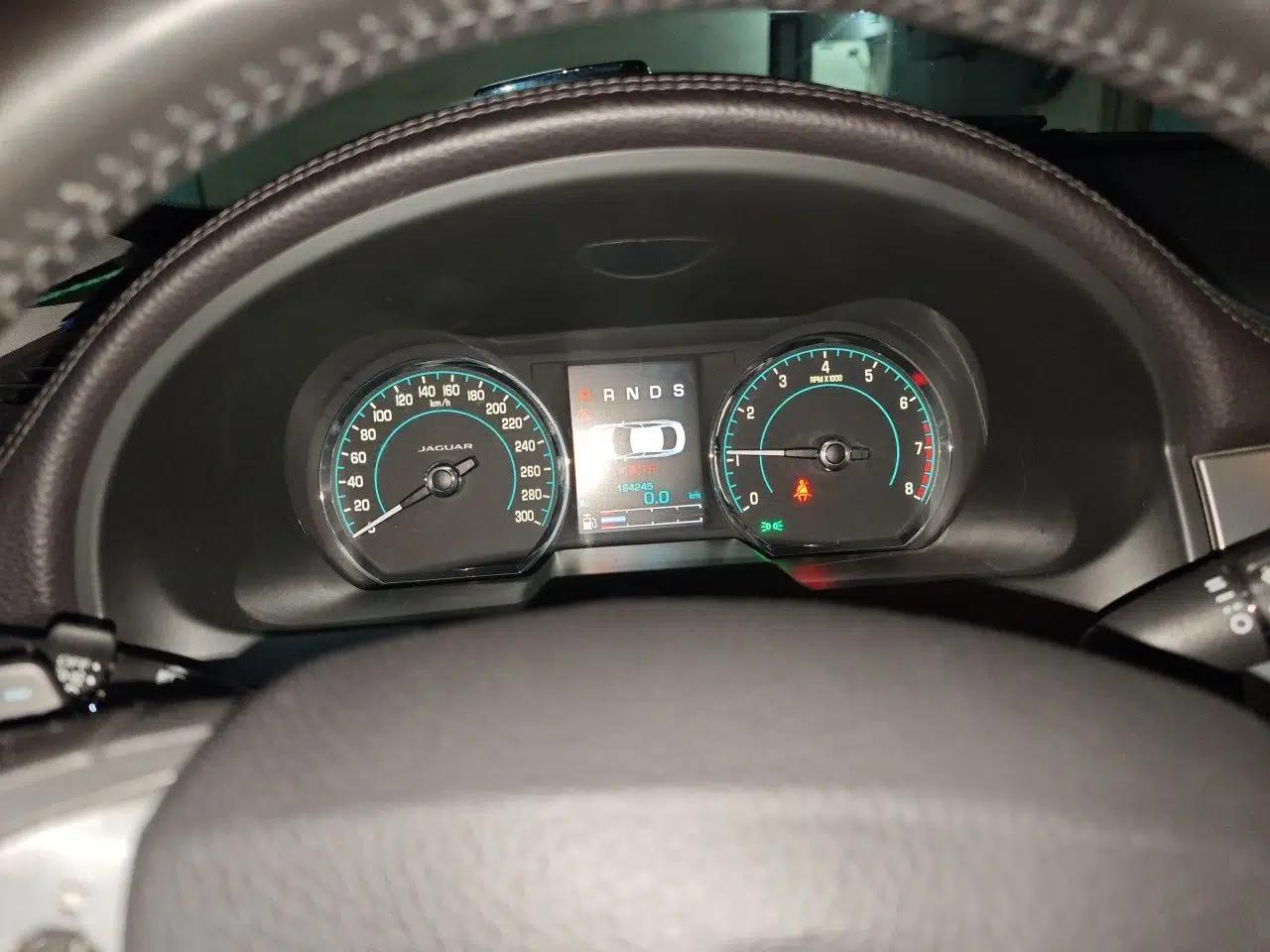 Jaguar XF 2013 XF 2.0T Cambridge Limited Edition — миниатюра 11