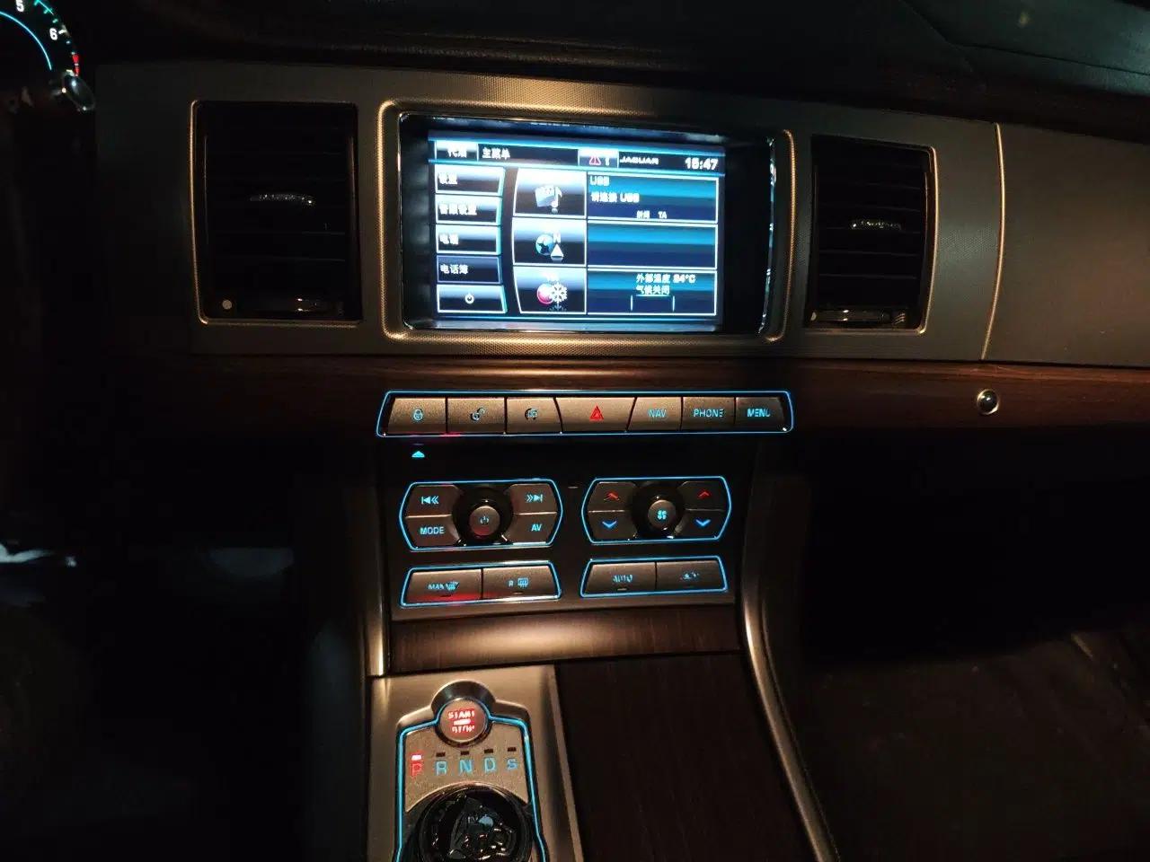 Jaguar XF 2013 XF 2.0T Cambridge Limited Edition — миниатюра 13
