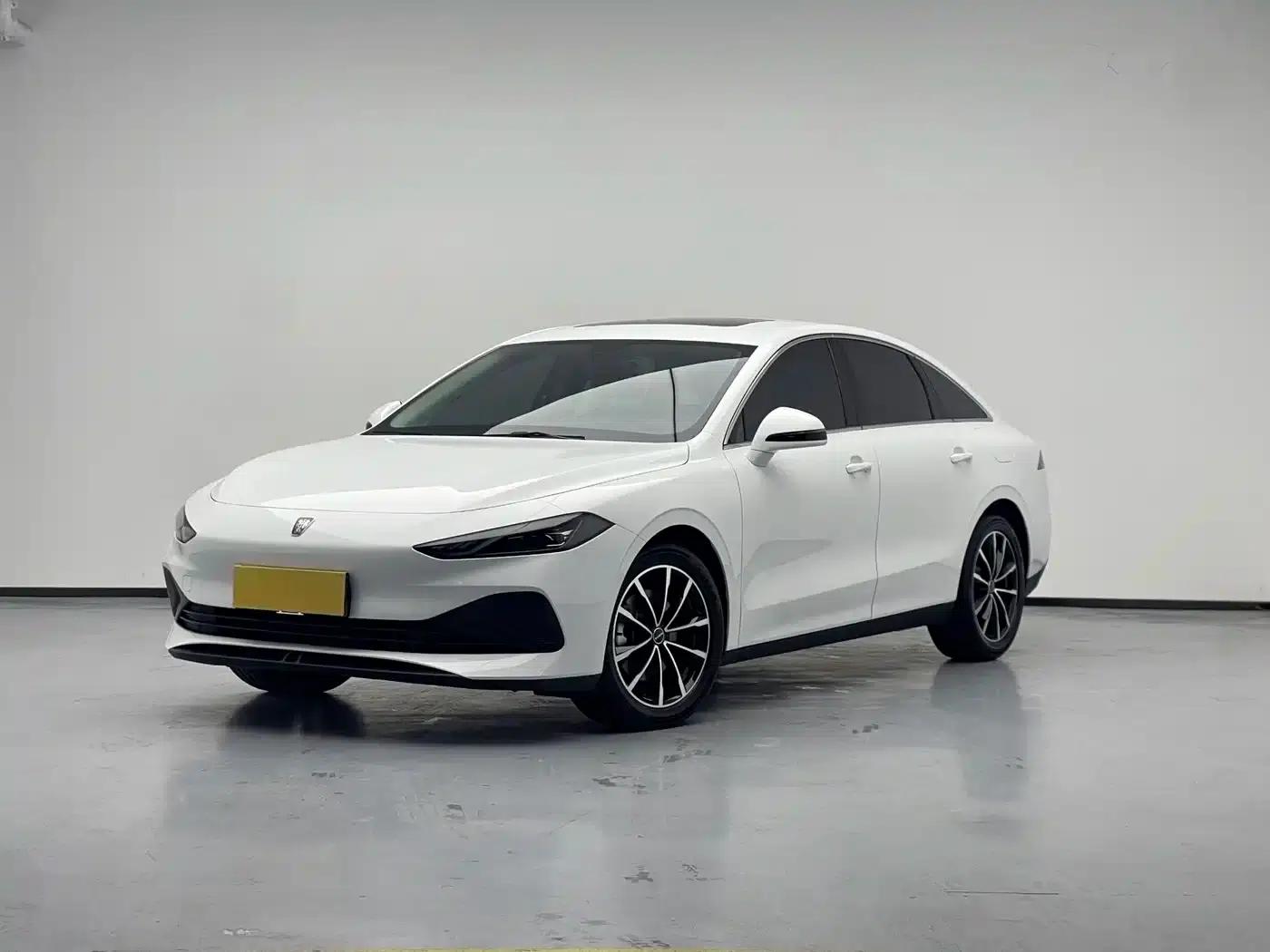 Roewe D7 2025 DMH 125km World Champion Edition — миниатюра 1