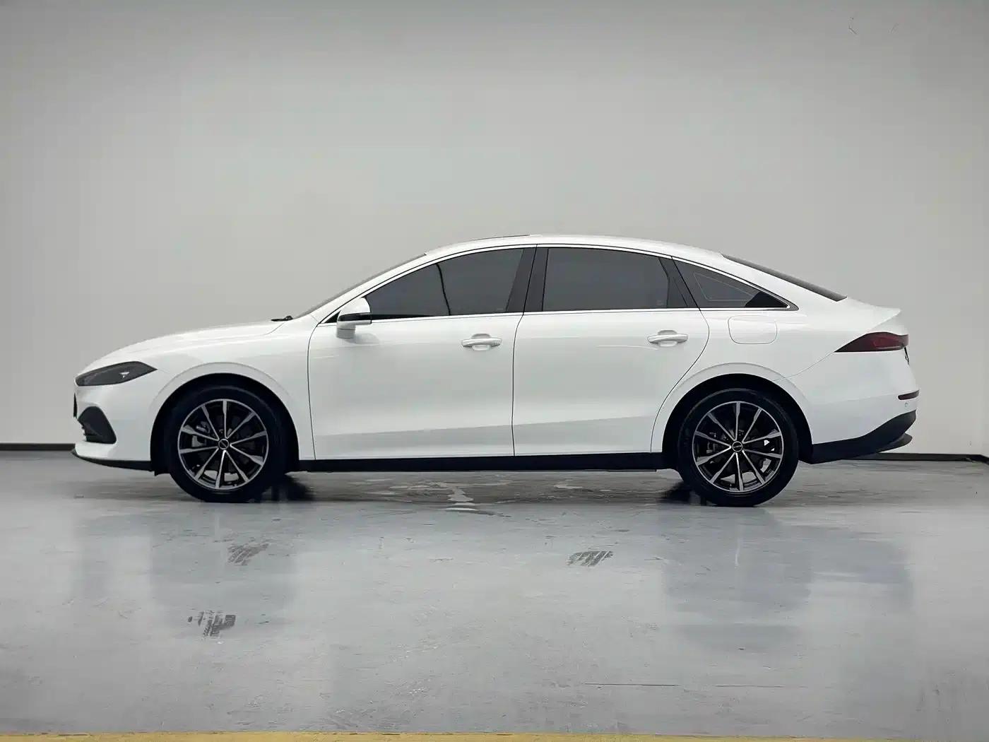 Roewe D7 2025 DMH 125km World Champion Edition — миниатюра 18