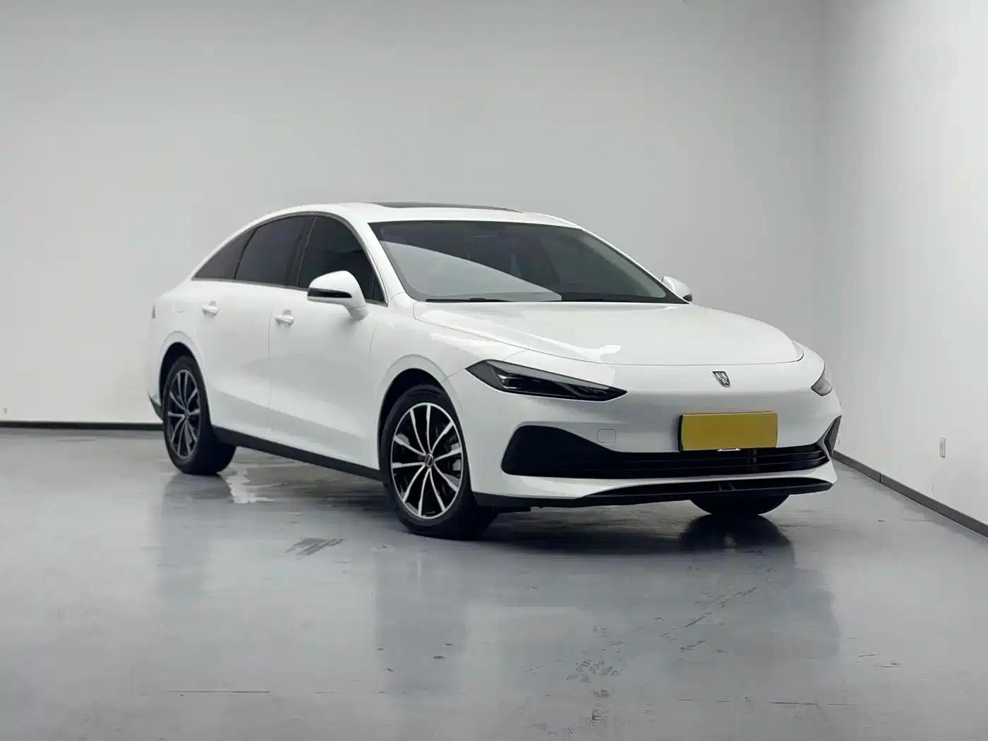 Roewe D7 2025 DMH 125km World Champion Edition — миниатюра 3