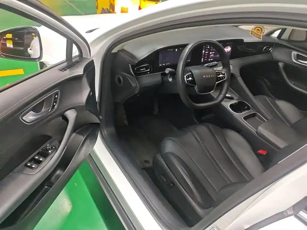 Roewe D7 2025 DMH 125km World Champion Edition — миниатюра 16