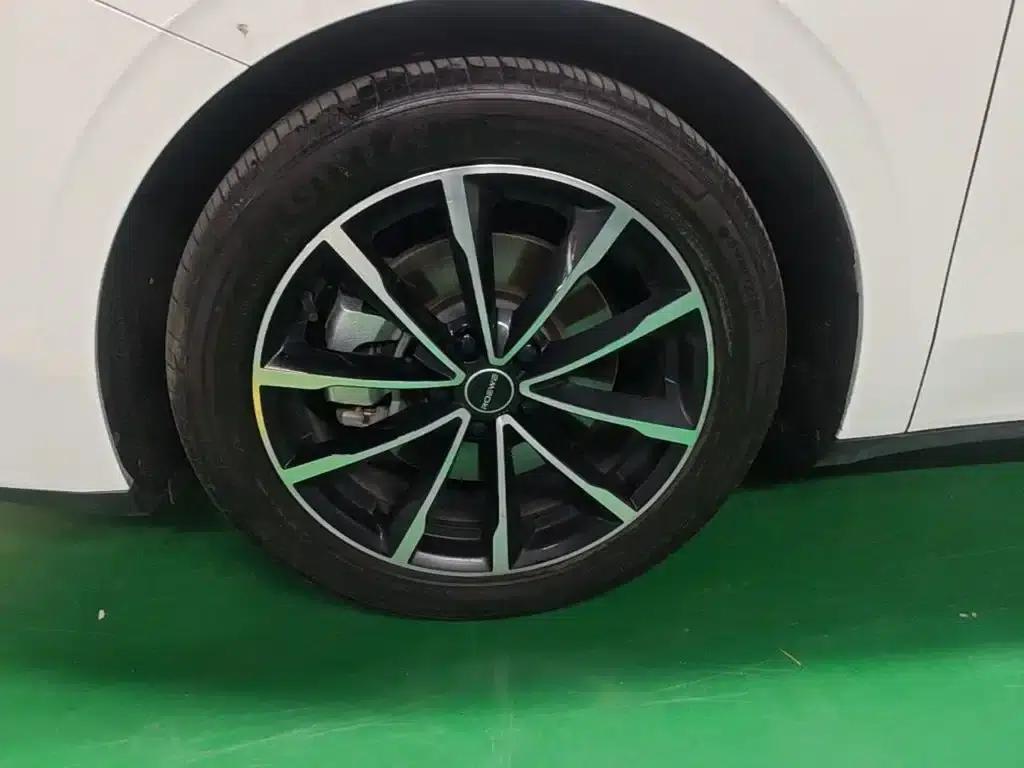 Roewe D7 2025 DMH 125km World Champion Edition — миниатюра 23