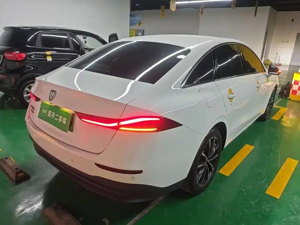 Roewe D7 2025 DMH 125km World Champion Edition — миниатюра 7