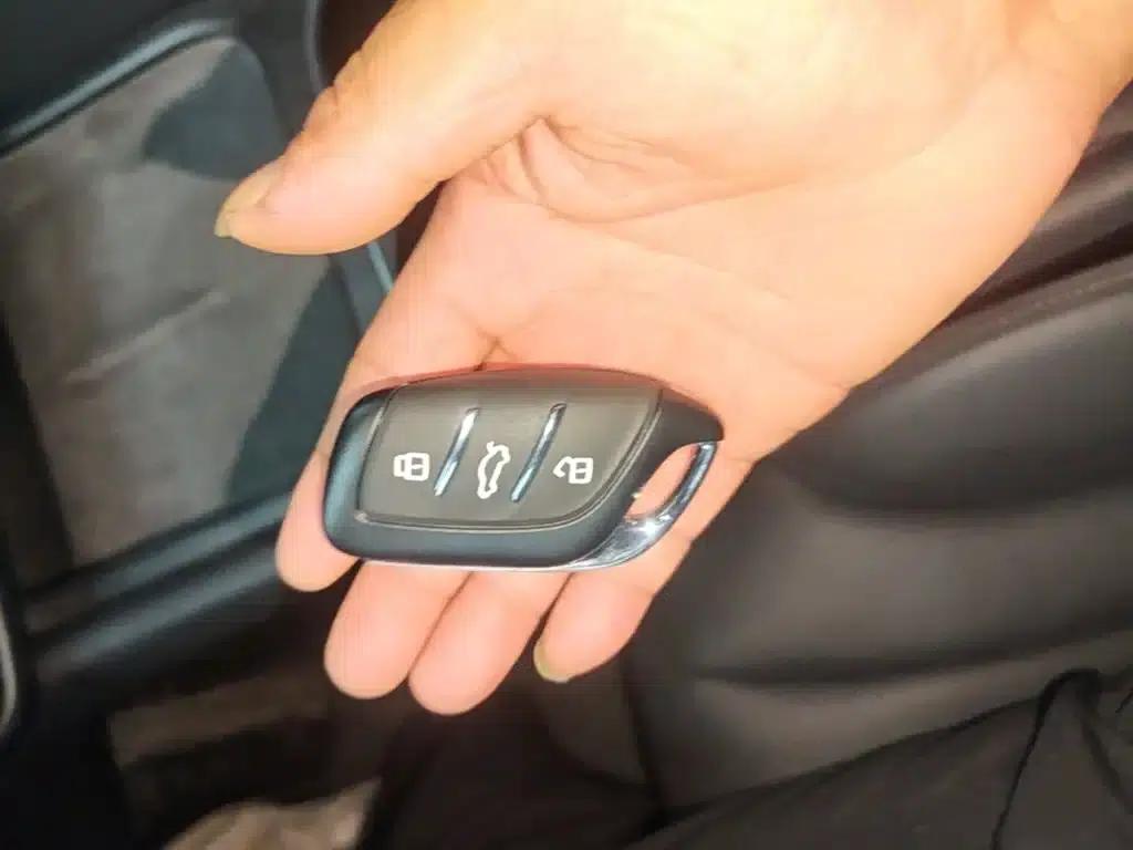 Roewe D7 2025 DMH 125km World Champion Edition — миниатюра 9