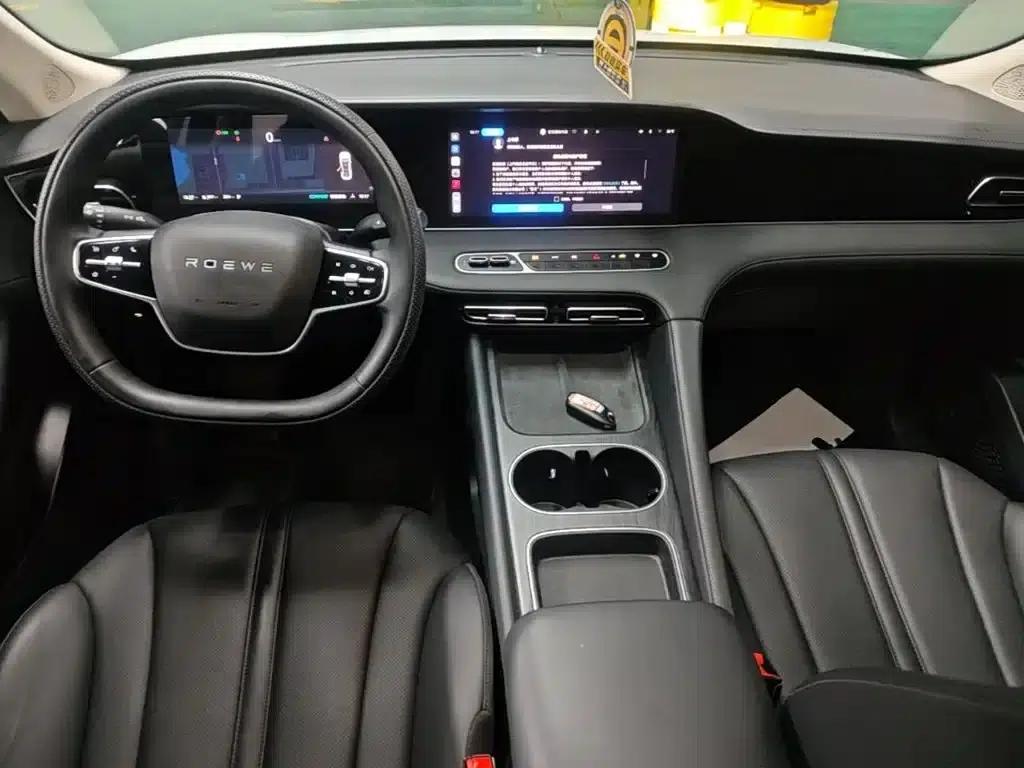 Roewe D7 2025 DMH 125km World Champion Edition — миниатюра 10