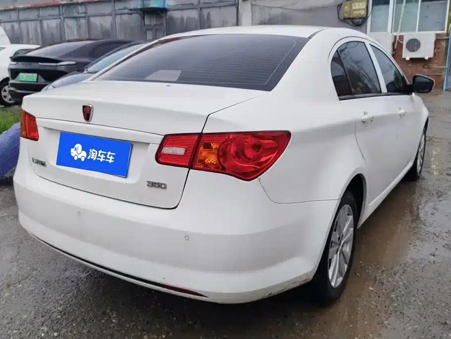 Roewe 350 2015 1.5L Manual Deluxe Sunroof Edition — миниатюра 3