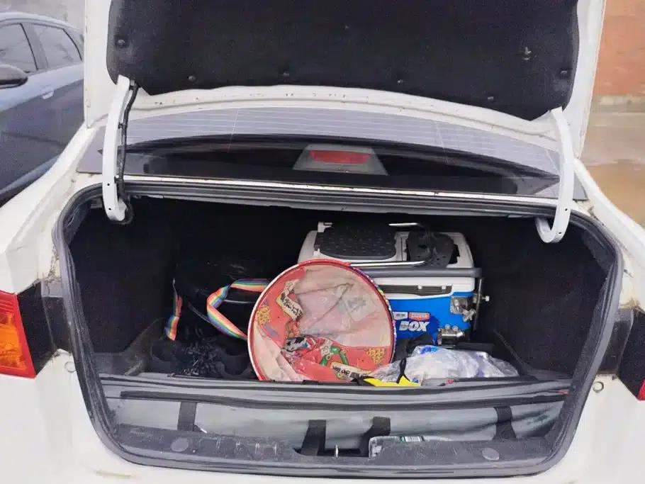 Roewe 350 2015 1.5L Manual Deluxe Sunroof Edition — миниатюра 4