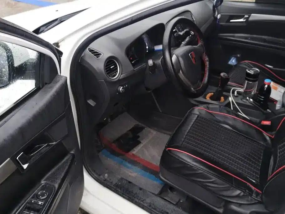Roewe 350 2015 1.5L Manual Deluxe Sunroof Edition — миниатюра 7