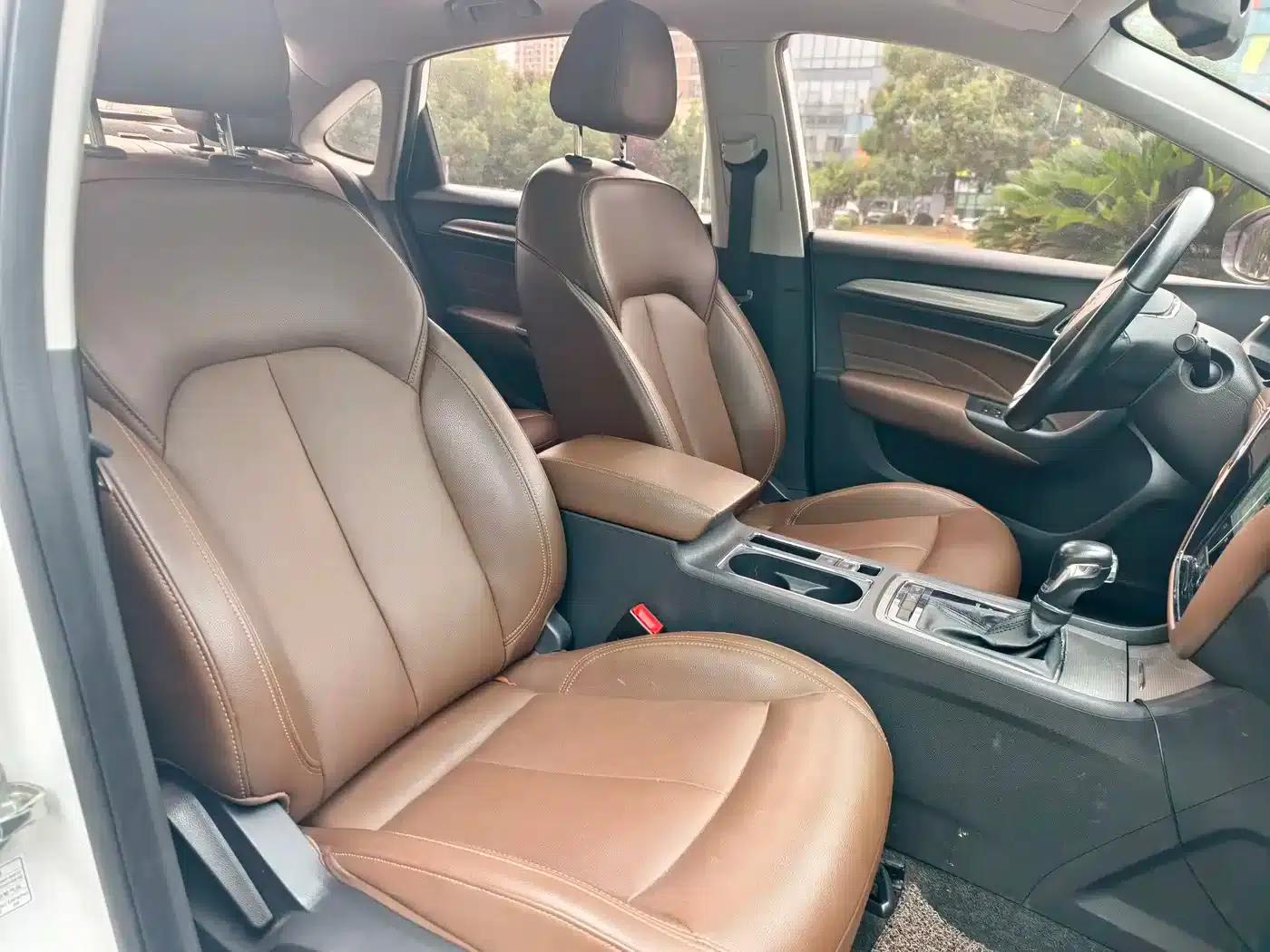 Roewe i6 Classic 2017 20T Automatic Internet Smart Supreme Edition — миниатюра 11